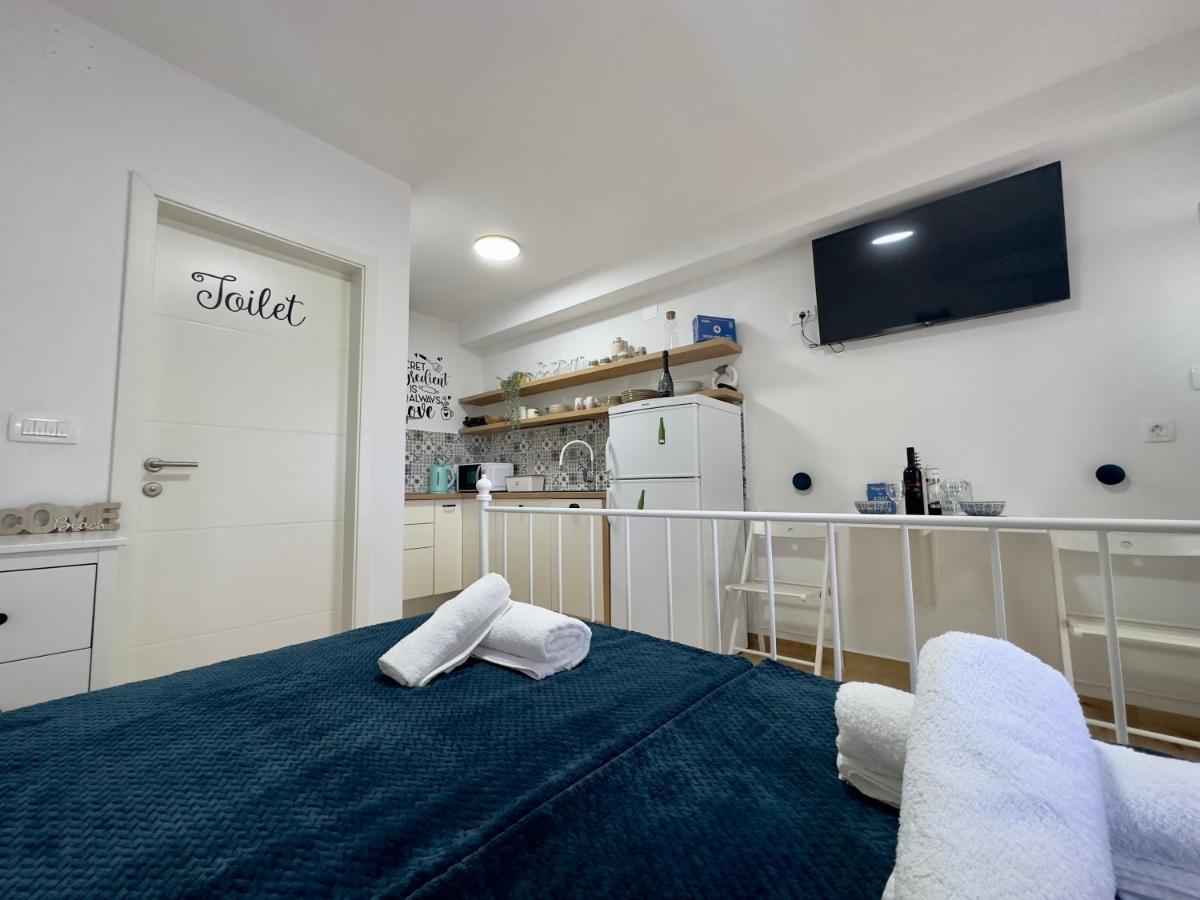 Matek Family & Studio Apartment Rovanjska Ngoại thất bức ảnh