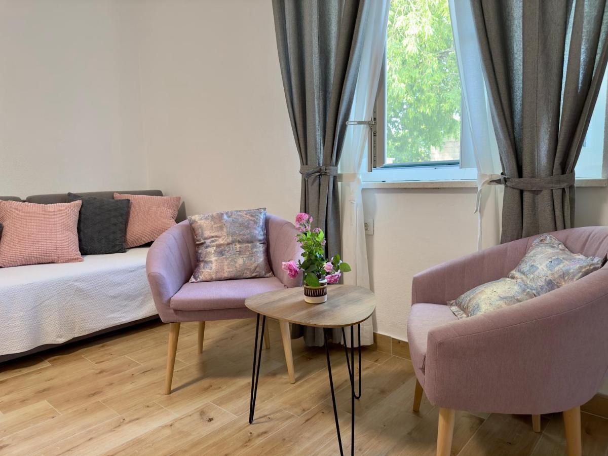 Matek Family & Studio Apartment Rovanjska Ngoại thất bức ảnh