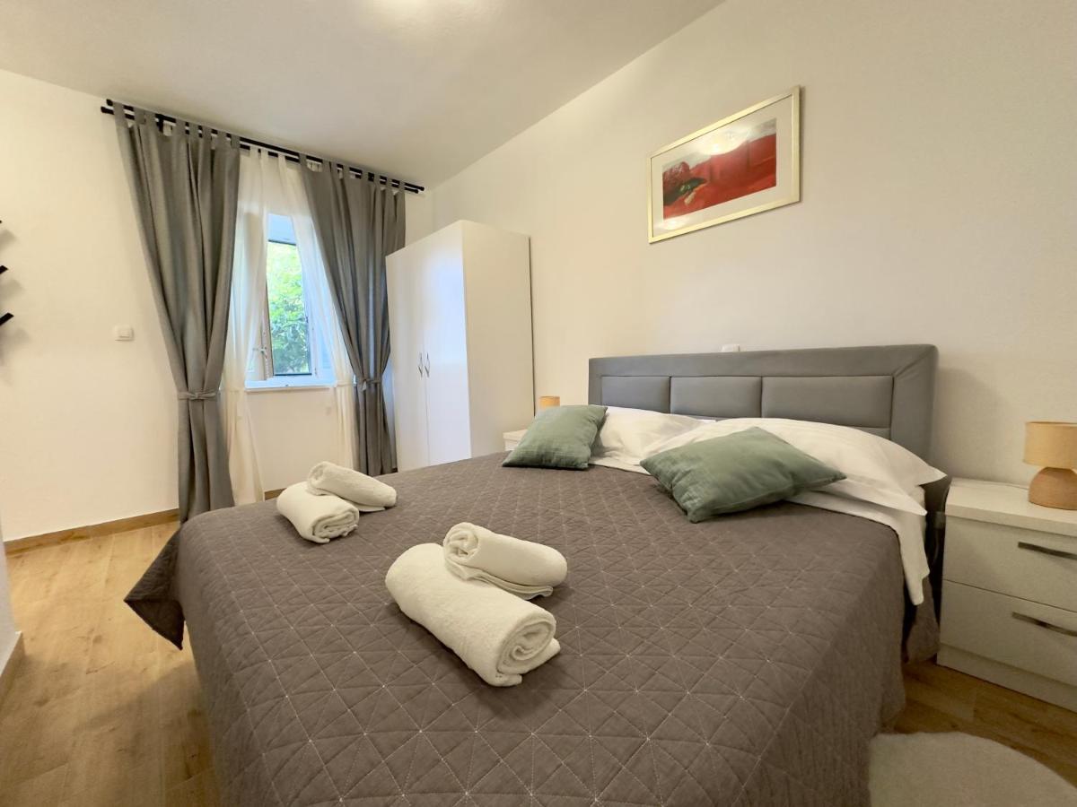 Matek Family & Studio Apartment Rovanjska Ngoại thất bức ảnh